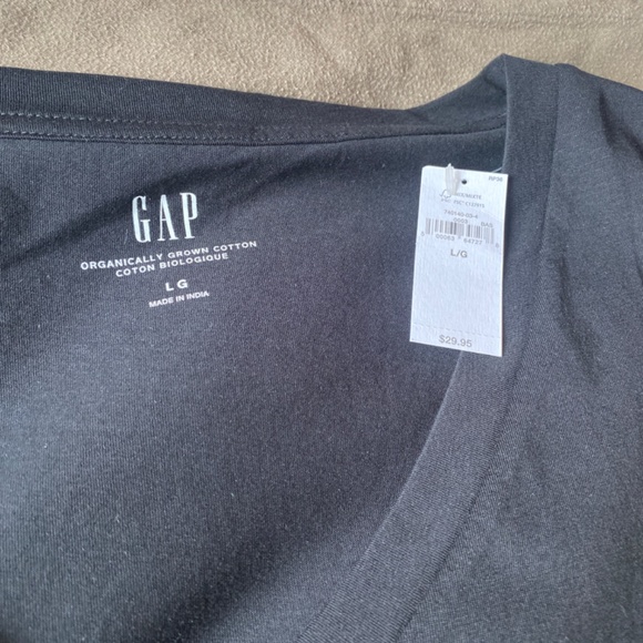 Organic cotton V-neck t shirt - Picture 2 of 3